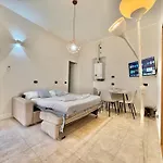 20 Off Garibaldi Eleganza Apartment